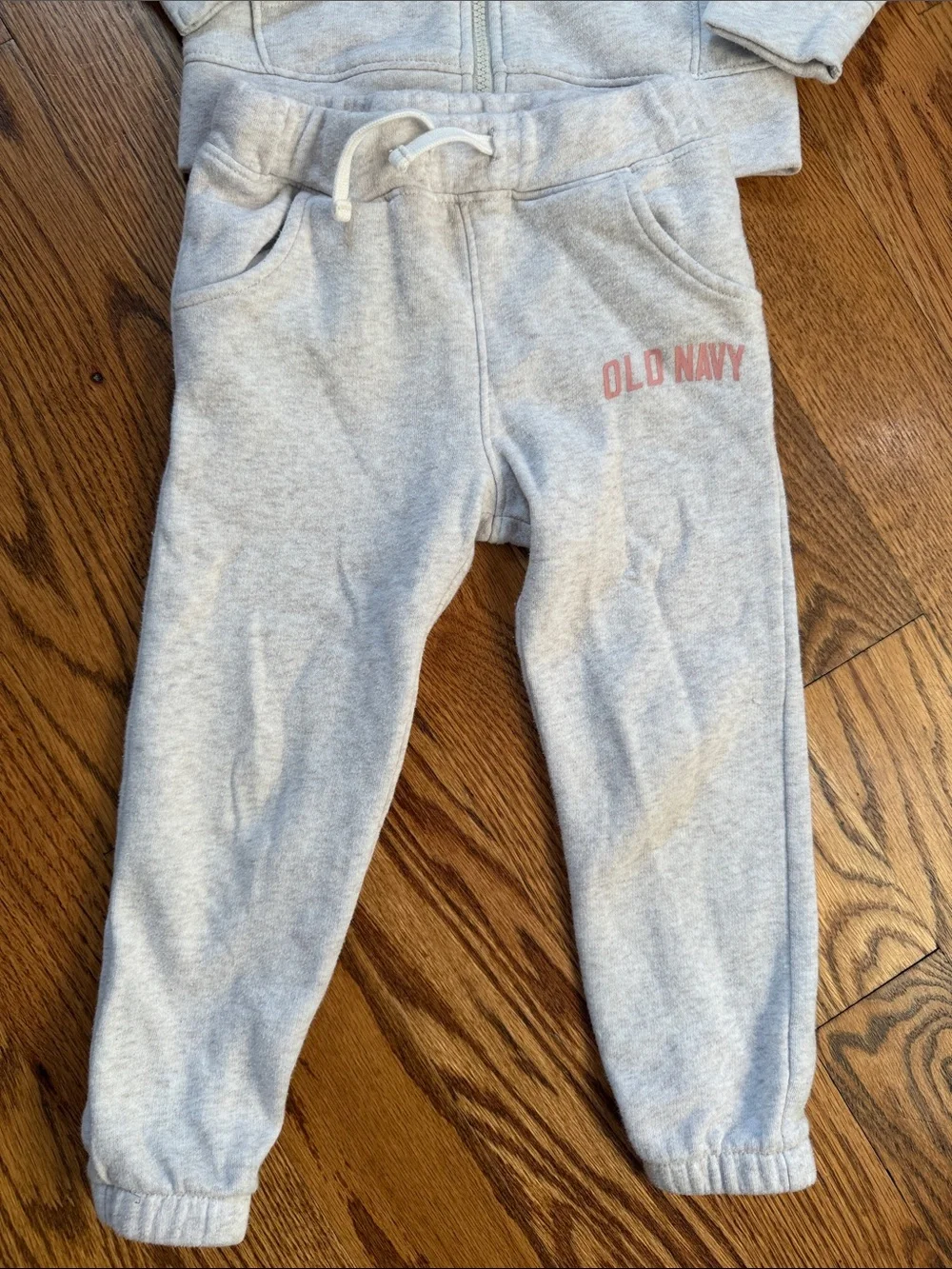 Girl’s Old Navy Matching Sweatsuit. Size 4T. Like New Condition.
